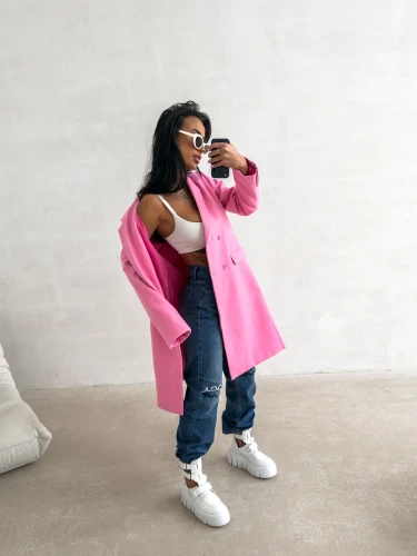Plaszcz-damski-OLAVOGA-FONAJ-2026-koral-roz.webp