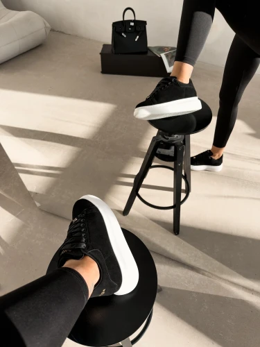 Buty-damskie-sneakersy-OLAVOGA-MERLO-2026-czarne----.webp