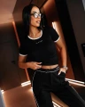 T-shirt-damski-OLAVOGA-GABRIELA-2026-czarny-.webp
