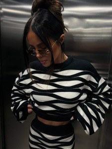 SWETER LAMANUEL WAVY CZARNY