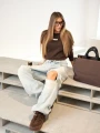 Sweter-damski-OLAVOGA-MOSSI-2026-brazowy.webp